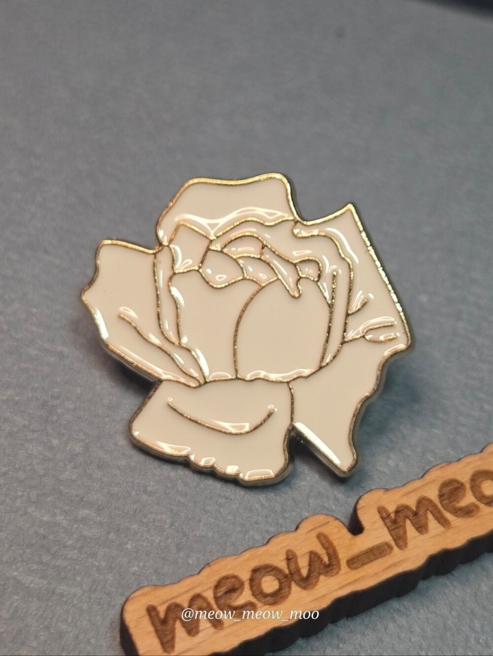 Rose Enamel Pin - Picture 5 of 5